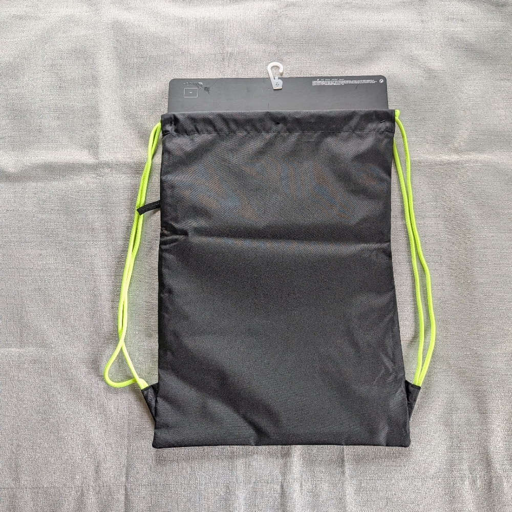 Nike Black and Neon Gym Drawstring Backpack NEW! - Picture 3 of 3
